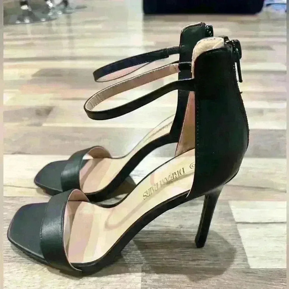 DREAM PAIRS High Heels Stillettos Square Toe Heels for Women Sz 8 NWOT - Picture 1 of 5